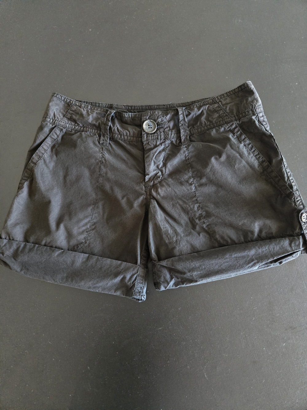 ​James Perse Black Cotton Utility Cargo Cuffed Shorts Size 2 / 27
